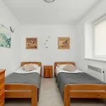 Sunny Close To The By Renters Apartmán