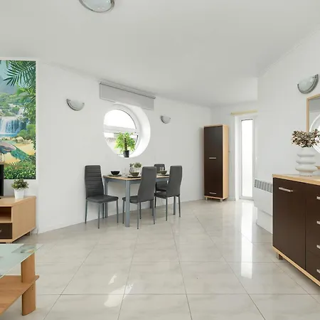 Ustronie Morskie Sunny Close To The By Renters * Ustronie Morskie