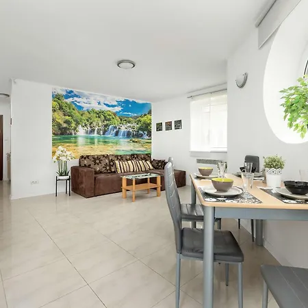 Sunny Close To The By Renters Apartment