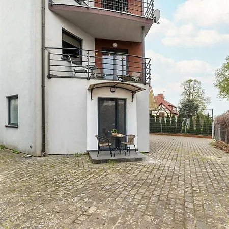 Sunny Close To The By Renters Apartment *
